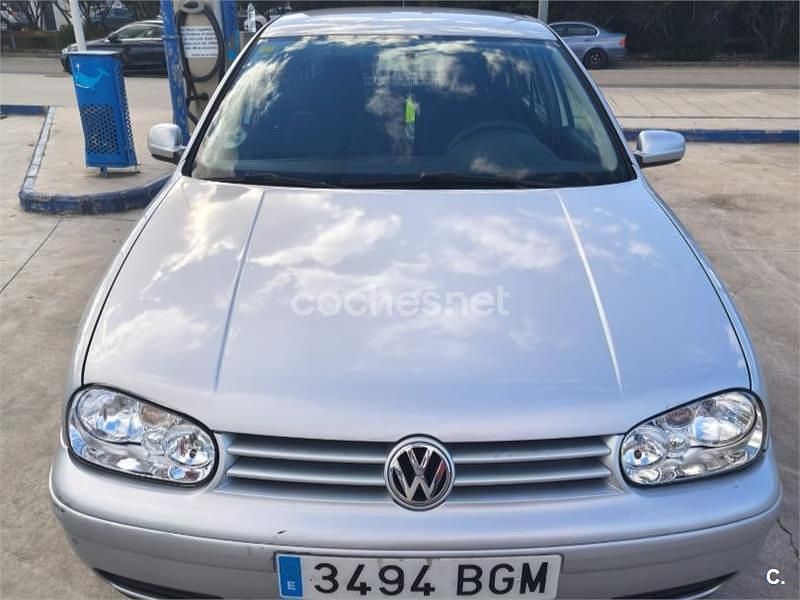 Usado VW Golf Highline 100 CV (73 kW) 2001 Gris / plata Berlina