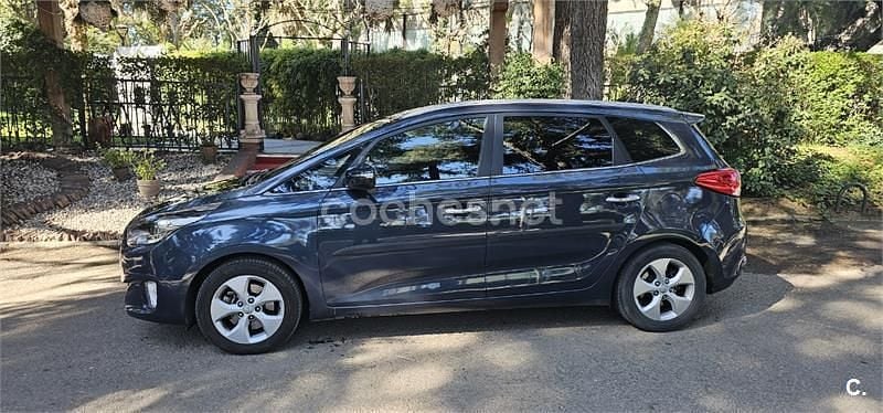 Usado Kia Carens 115 CV (84 kW) 2013 Azul Monovolumen