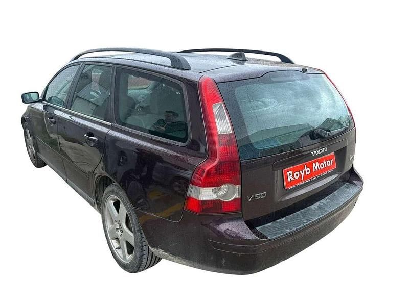 Usado Volvo V50 Kinetic 136 CV (100 kW) 2006 Burdeos Familiar
