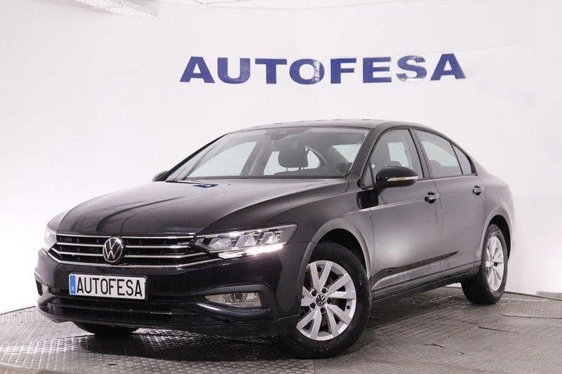 Usado VW Passat 150 CV (110 kW) 2020 Negro metalizado Berlina