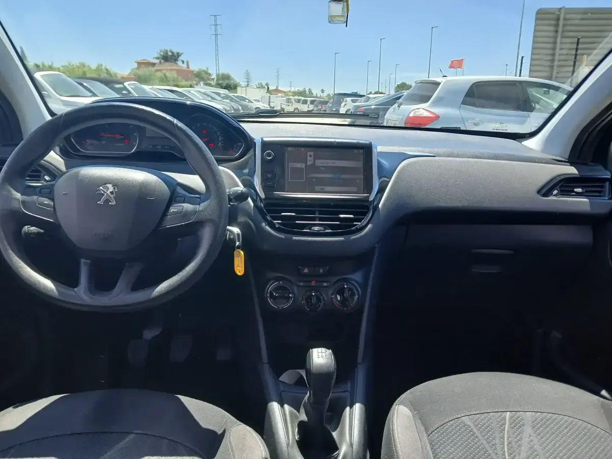 Usado Peugeot 208 Active 95 CV (69 kW) 2012 Gris Utilitario