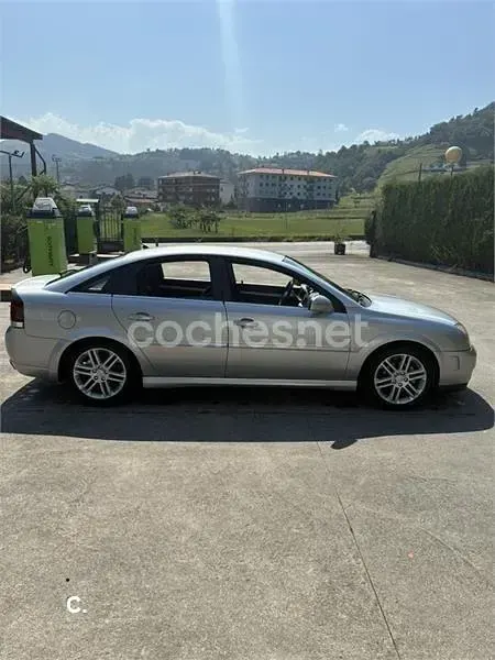 Usado Opel Vectra GTS 147 CV (108 kW) 2002 Gris / plata Berlina