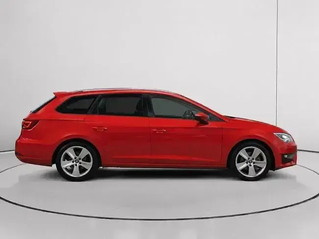 Usado Seat Leon FR 150 CV (110 kW) 2016 Rojo Familiar