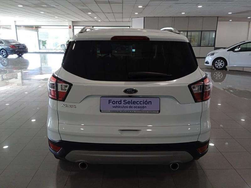 Usado Ford Kuga Trend+ 150 CV (110 kW) 2019 Blanco SUV