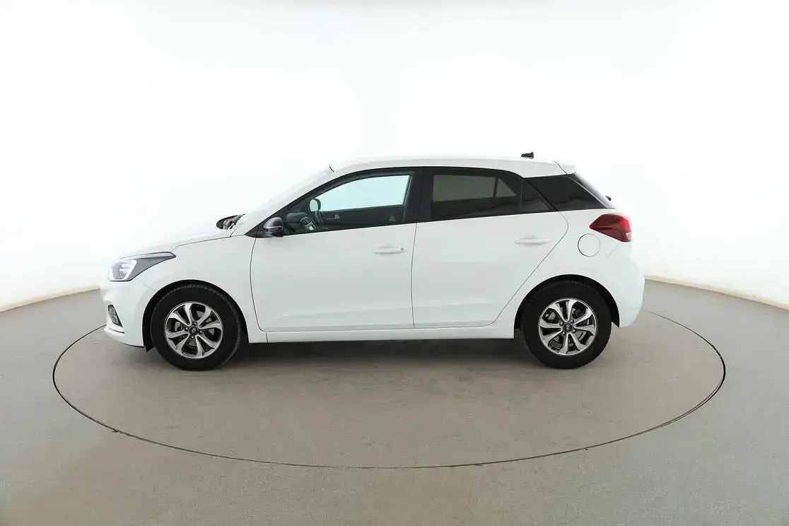 Usado Hyundai i20 85 CV (62 kW) 2020 Blanco Utilitario
