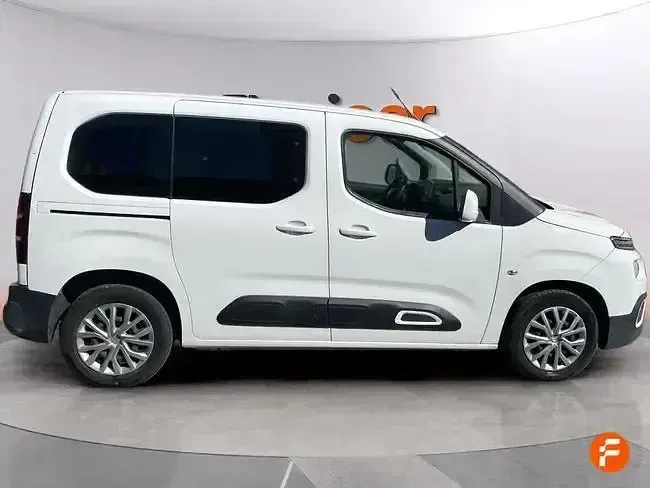 Usado Citroën Berlingo Feel 102 CV (75 kW) 2019 Blanco Monovolumen