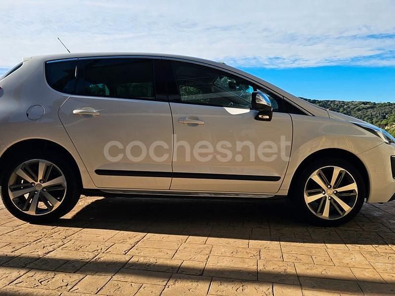 Usado Peugeot 3008 Allure 131 CV (96 kW) 2016 Blanco Berlina