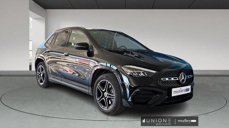 Usado Mercedes GLA250 218 CV (160 kW) 2025 Negro SUV