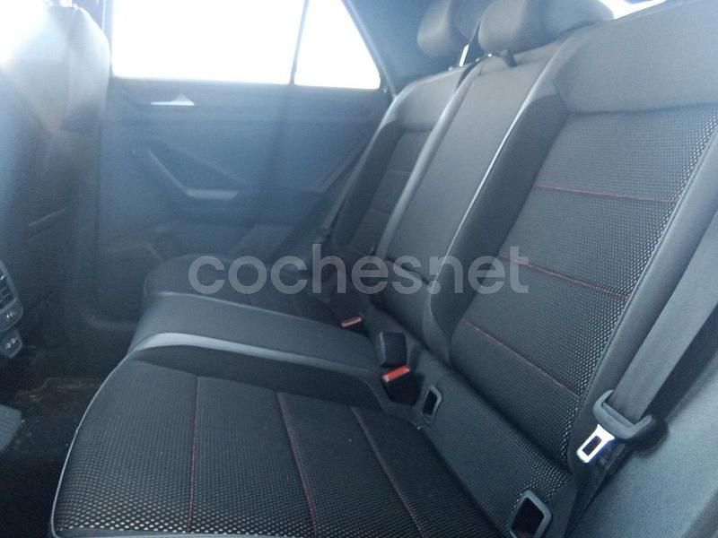Usado VW T-Roc Sportline 150 CV (110 kW) 2021 Gris / plata SUV
