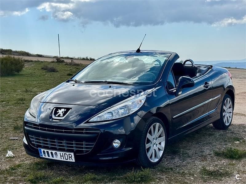 Begagnad Peugeot 207 CC 120 HK (88 kW) 2011 Svart Cab