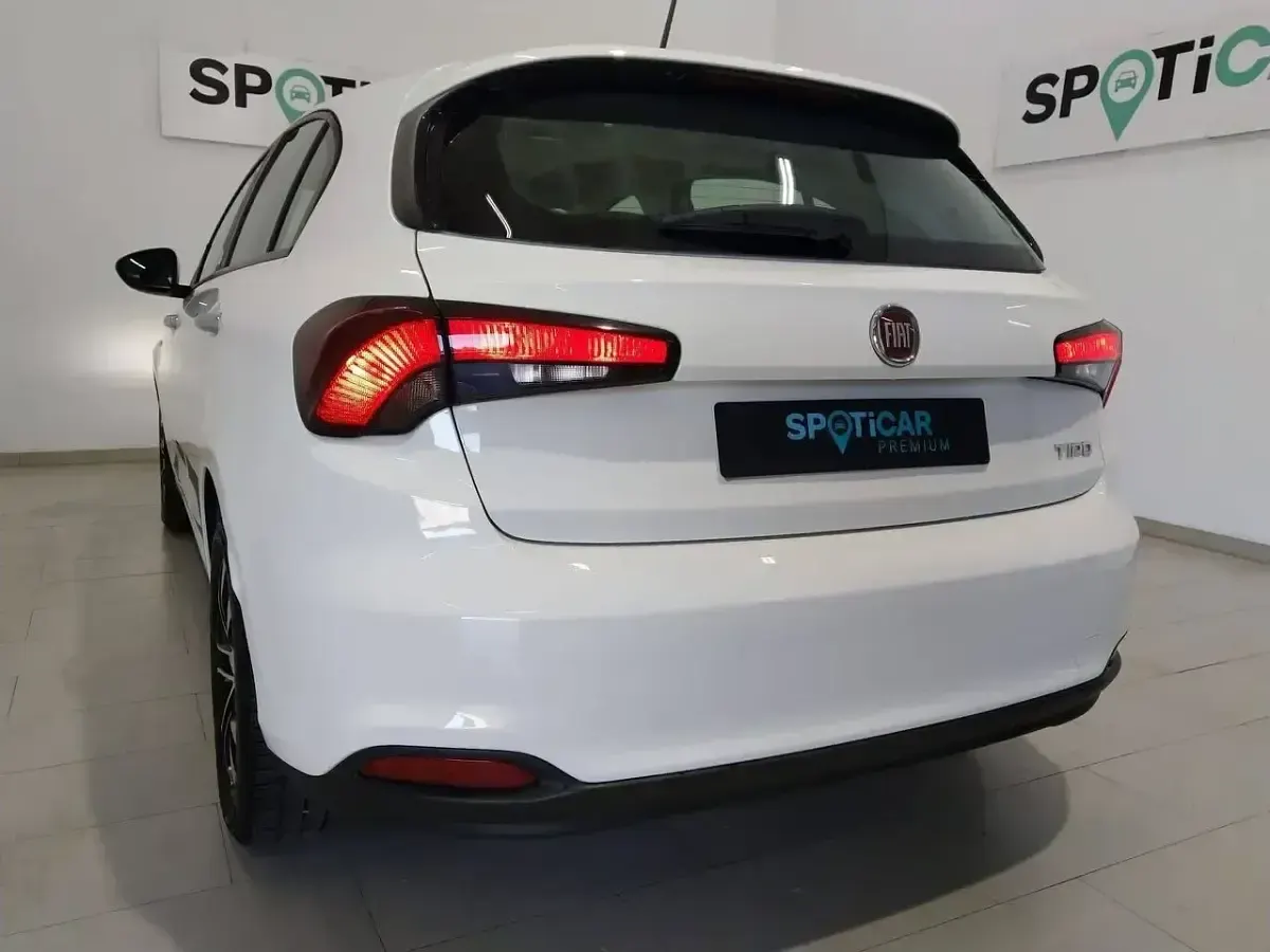 Usado Fiat Tipo Mirror 95 CV (69 kW) 2020 Blanco Berlina