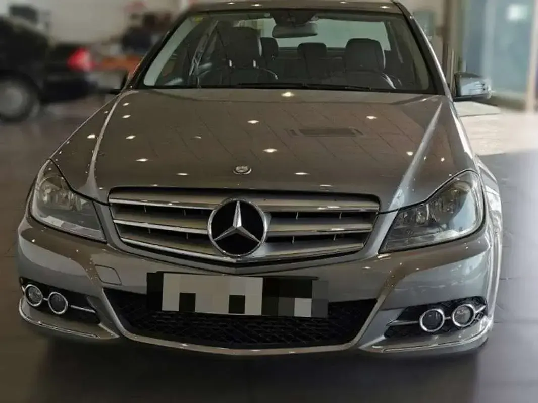 Usado Mercedes C200 Avantgarde Edition 136 CV (100 kW) 2011 Beige Berlina