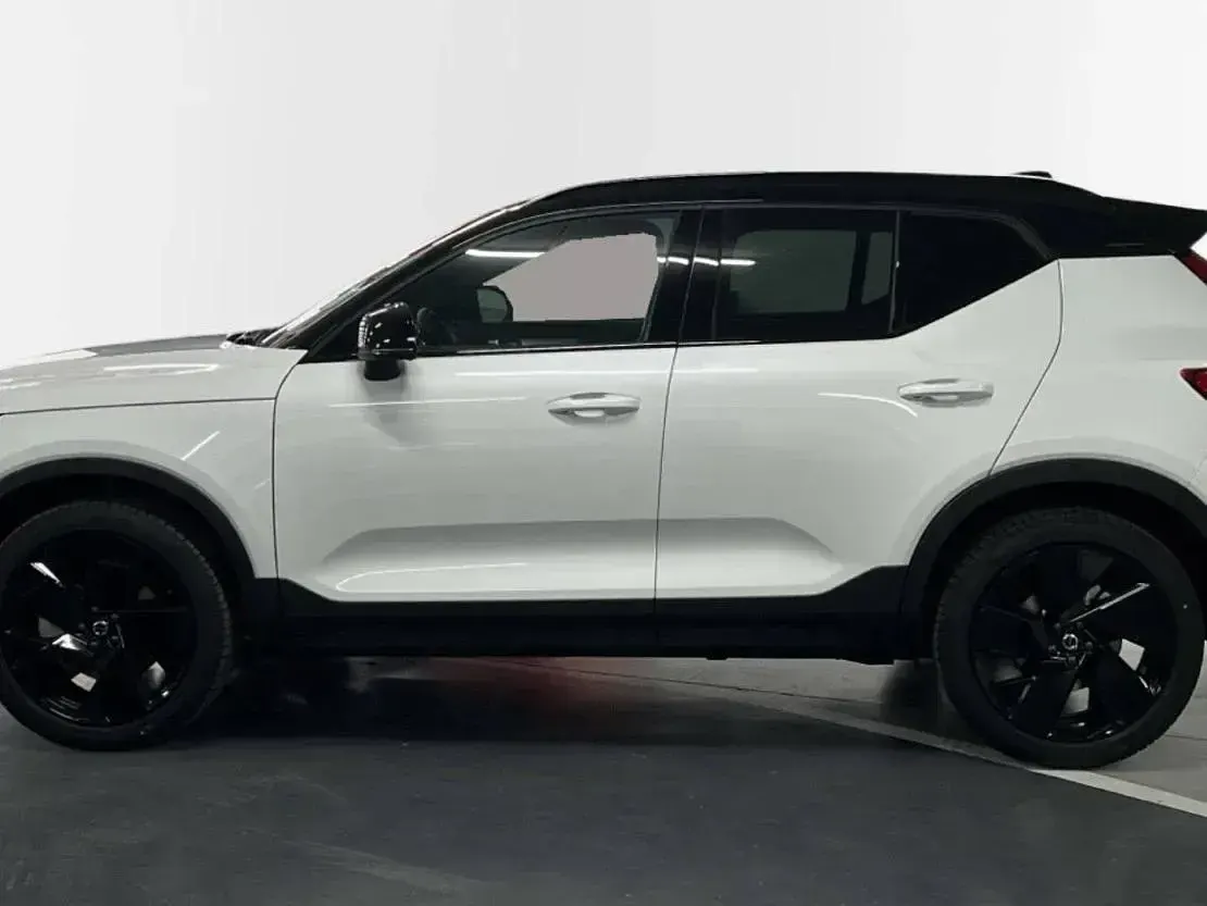 Nuevo Volvo XC40 Plus 163 CV (119 kW) 2026 Crystal white m.c707e SUV