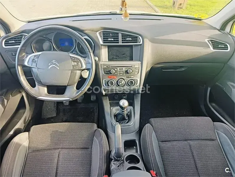 Usado Citroën C4 114 CV (83 kW) 2014 Blanco Berlina