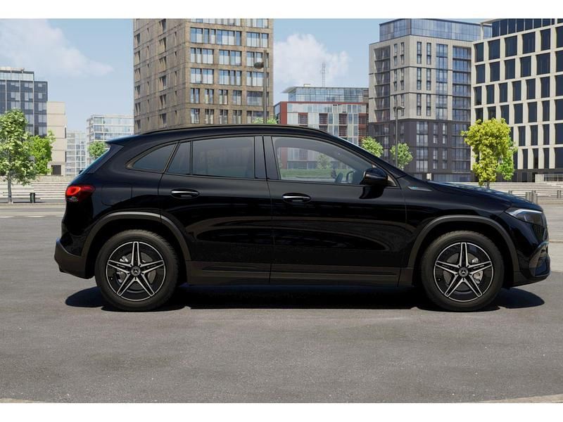 Usado Mercedes EQA300 AMG line 167 kW (228 CV) 2022 Negro noche SUV