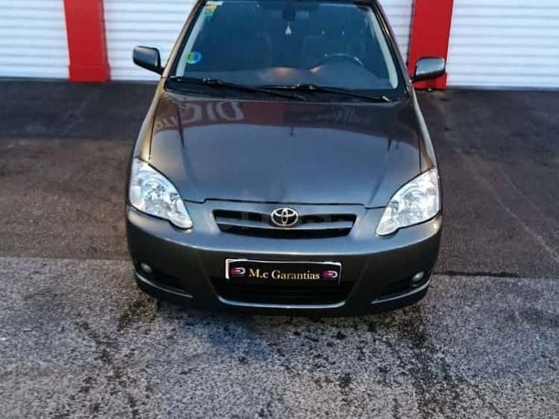 Usado Toyota Corolla Sol 110 CV (80 kW) 2004 Gris / plata Berlina