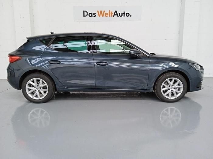 Usado Seat Leon Style 110 CV (80 kW) 2024 Gris