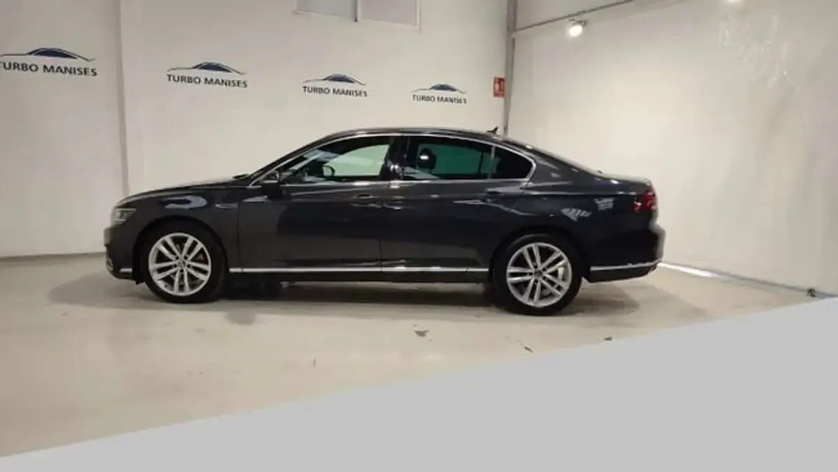 Usado VW Passat GTE 219 CV (161 kW) 2021 Gris Berlina