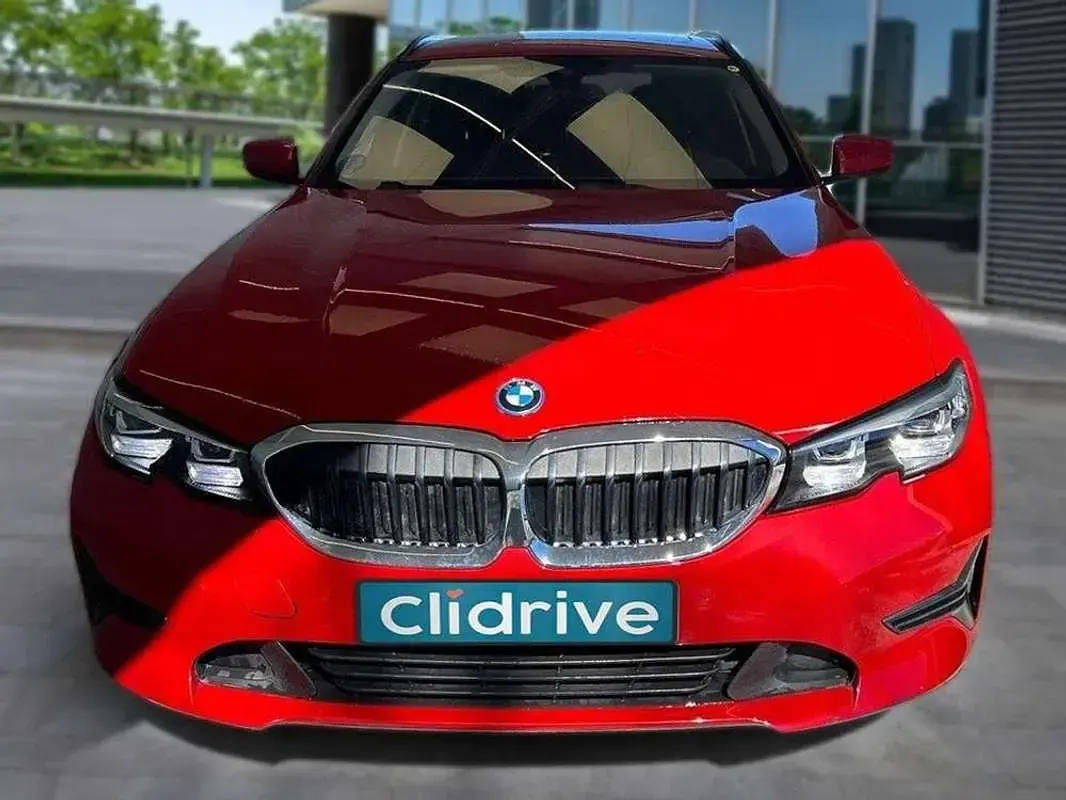 Usado BMW 330e 292 CV (214 kW) 2022 Rojo Familiar