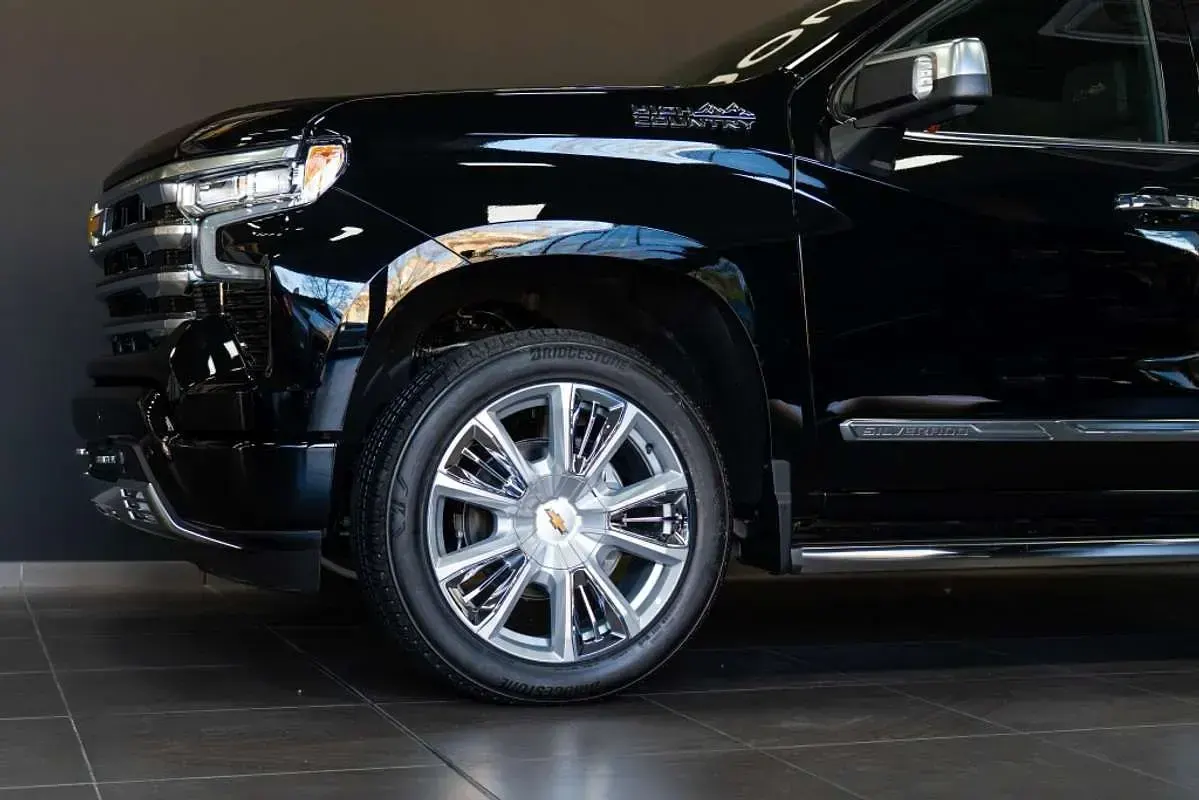 Nuevo Chevrolet Silverado 426 CV (313 kW) 2025 Negro SUV