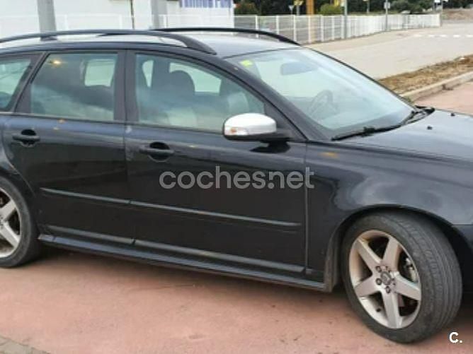 Usado Volvo V50 R-Design 136 CV (100 kW) 2008 Negro Familiar
