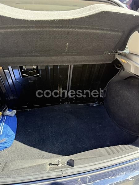 Usado Ford Fiesta Trend 80 CV (58 kW) 2003 Azul Utilitario