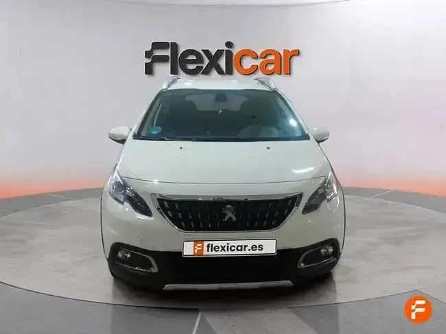 Usado Peugeot 2008 Active 100 CV (73 kW) 2019 Blanco SUV