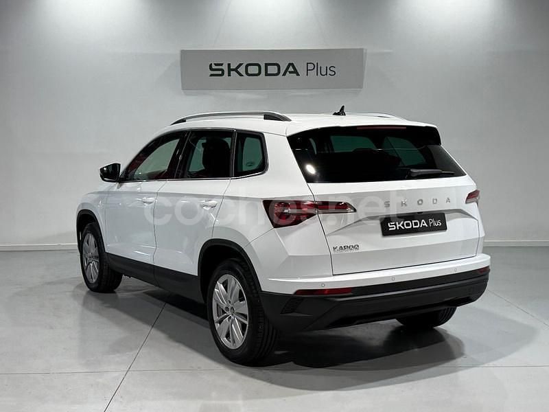 Usado Skoda Karoq Selection 150 CV (110 kW) 2025 Blanco SUV