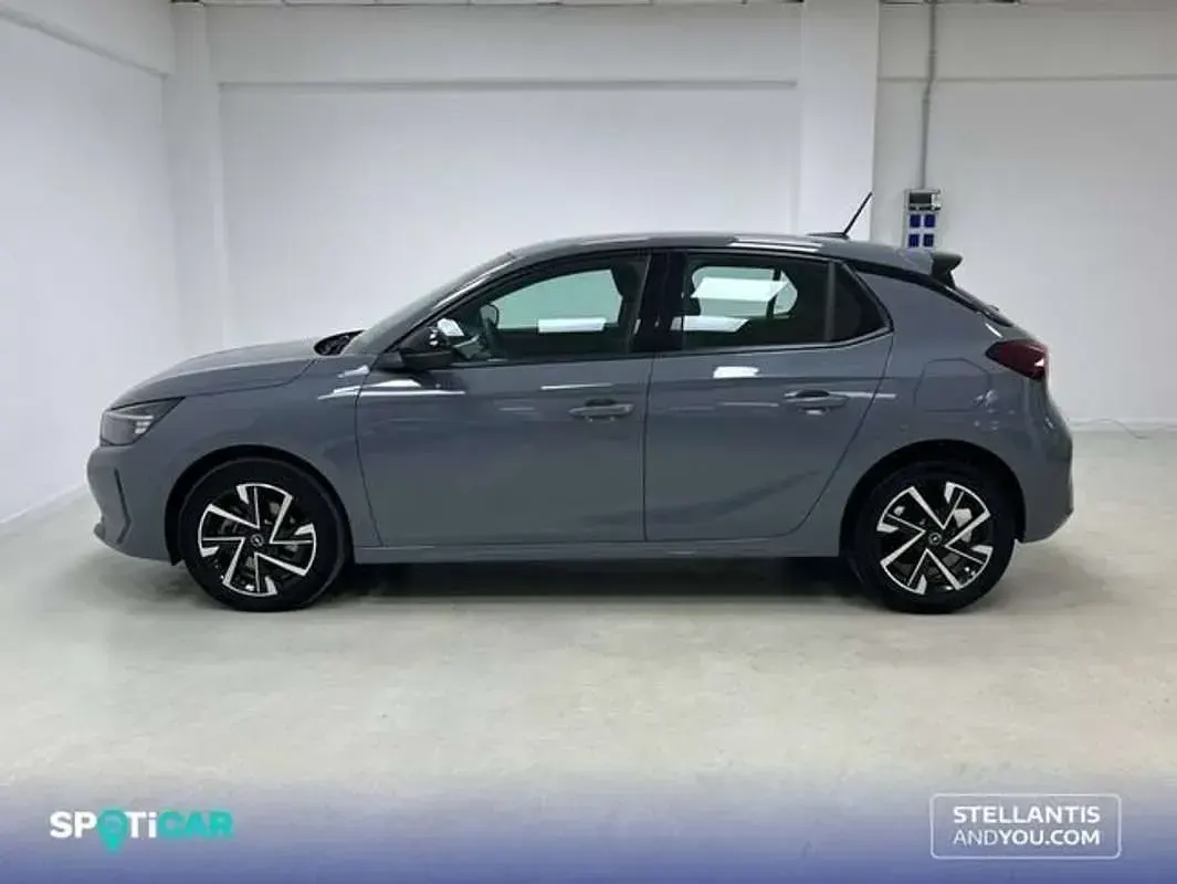 Usado Opel Corsa 101 CV (74 kW) 2023 Gris Utilitario