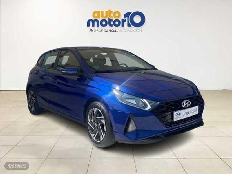 Usado Hyundai i20 100 CV (73 kW) 2021 Intense blue Berlina