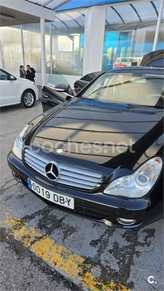 Negro Usado 2004 Mercedes CLS500 Berlina | 10.500 € - Imagen 1/4