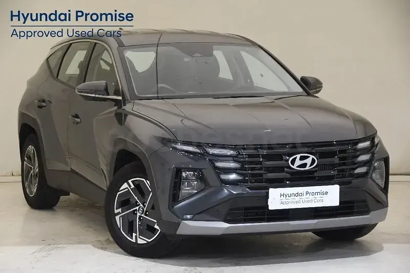 Usado Hyundai Tucson 160 CV (117 kW) 2025 Gris / plata SUV