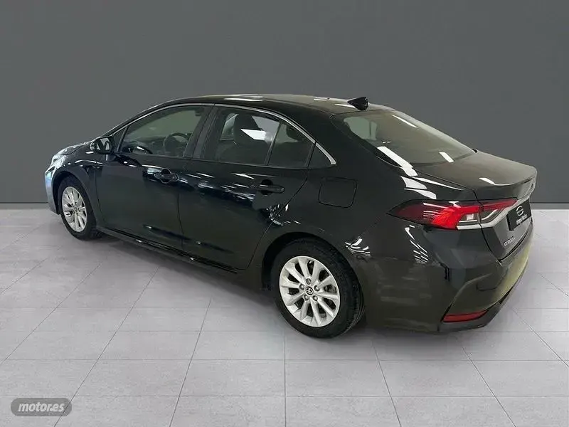 Usado Toyota Corolla Active 140 CV (102 kW) 2023 Blanco Berlina