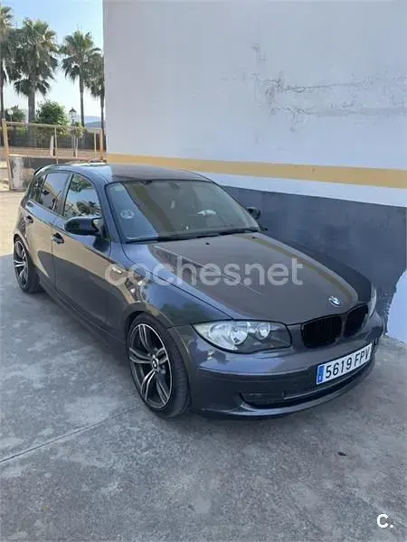 Usado BMW 118 122 CV (89 kW) 2007 Negro Utilitario
