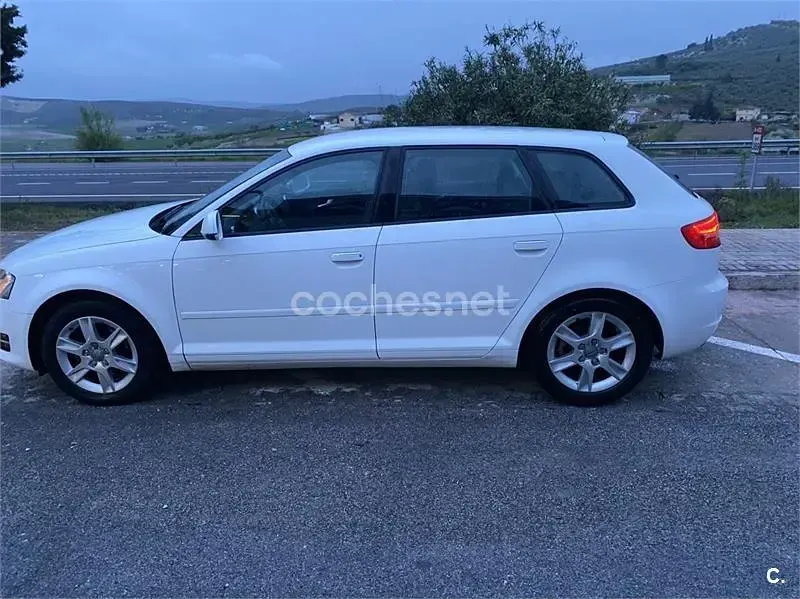 Begagnad Audi A3 Ambition 105 HK (77 kW) 2012 Vit Halvkombi