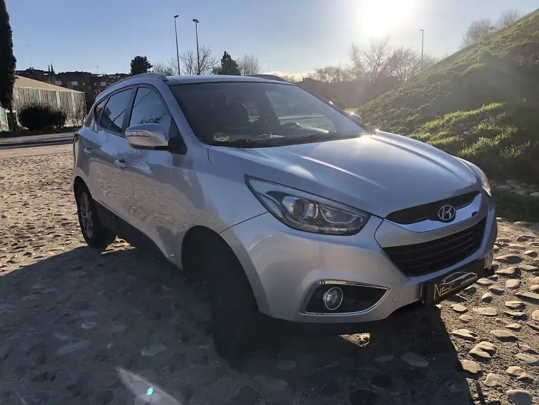 Usado Hyundai ix35 GLS 136 CV (100 kW) 2014 Gris SUV