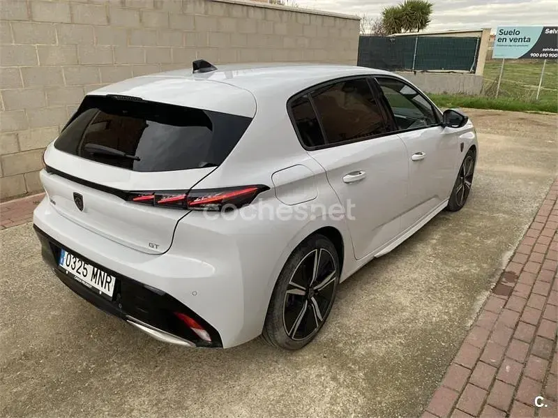 Usado Peugeot 308 GT 130 CV (95 kW) 2024 Blanco Berlina