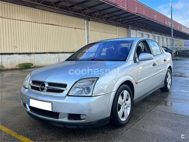 Gris / plata Usado 2002 Opel Vectra Comfort Berlina | 2000 € (Precio justo) - Imagen 1/4
