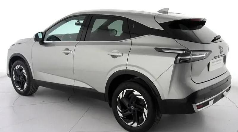 Usado Nissan Qashqai N-Connecta 140 CV (102 kW) 2025 Plata diamante SUV