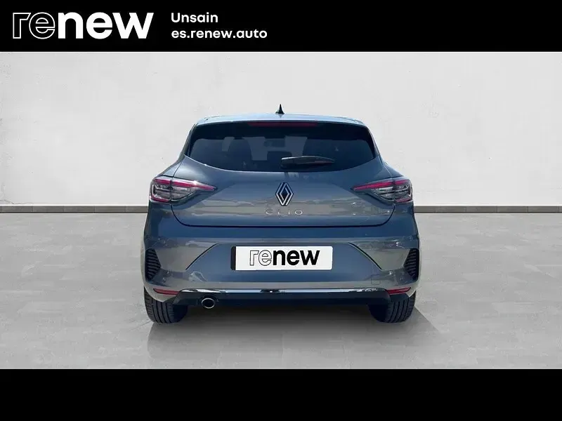 Usado Renault Clio V Techno 100 CV (73 kW) 2025 Gris Berlina