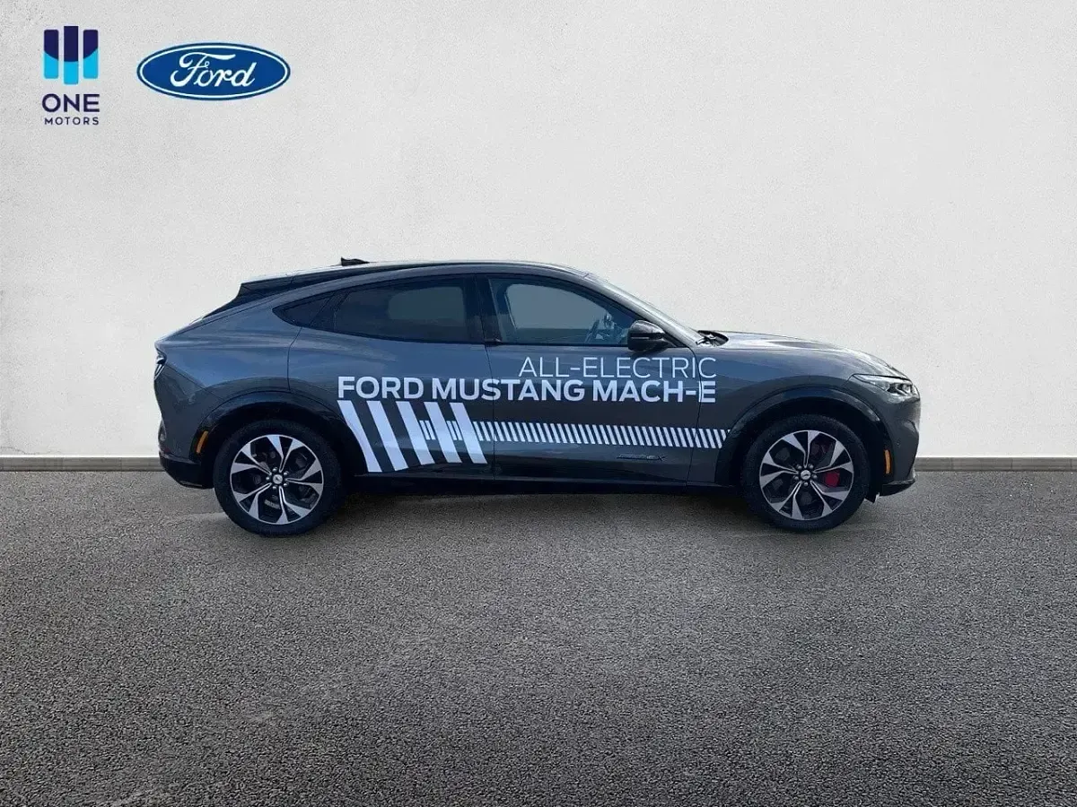 Usado Ford Mustang Mach-E Premium 216 kW (294 CV) 2024 Gris SUV