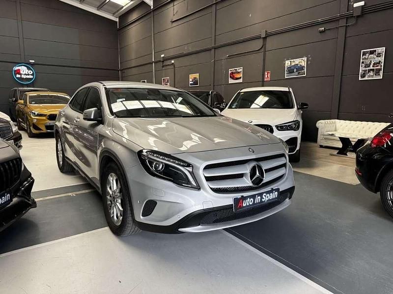 Usado Mercedes GLA180 Style 122 CV (89 kW) 2016 Gris SUV