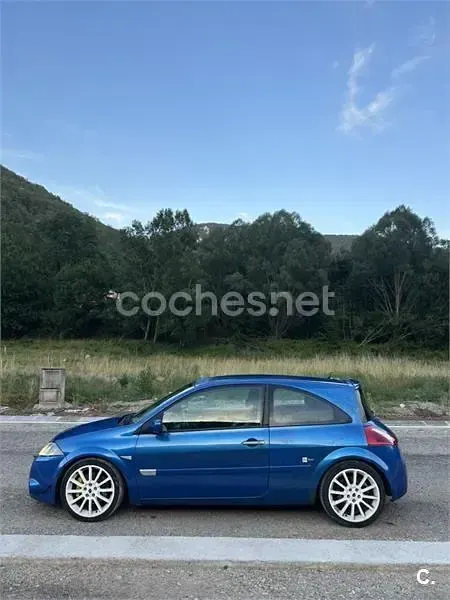 Usado Renault Mégane 225 CV (165 kW) 2006 Azul Berlina