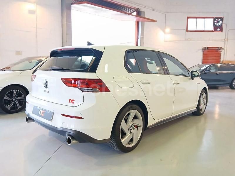 Usado VW Golf VIII GTI 245 CV (180 kW) 2022 Blanco Berlina
