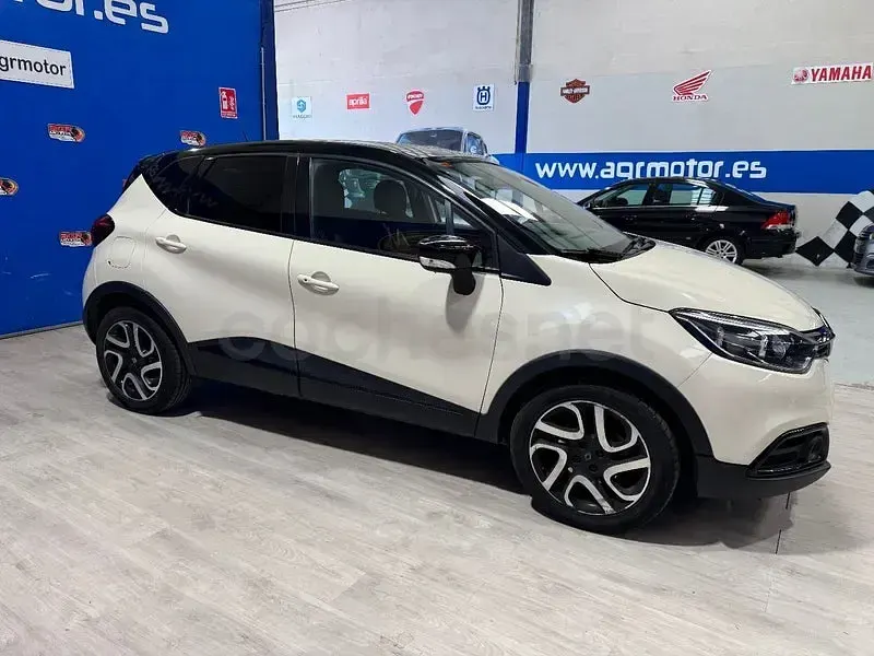 Usado Renault Captur Intens 90 CV (66 kW) 2015 Blanco SUV
