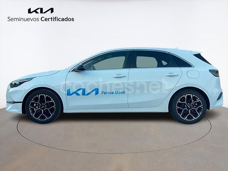 Usado Kia Ceed Style 100 CV (73 kW) 2025 Blanco Utilitario