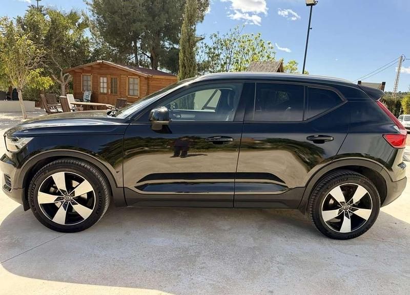 Usado Volvo XC40 Momentum 190 CV (139 kW) 2019 Negro SUV