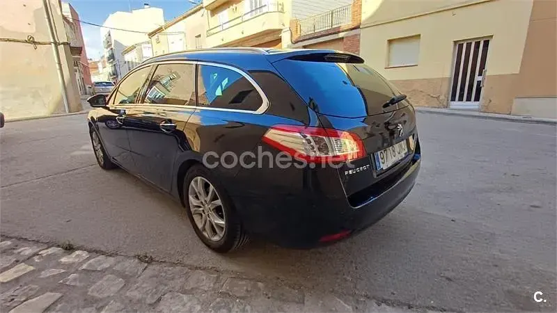 Usado Peugeot 508 SW Allure 120 CV (88 kW) 2016 Negro Familiar