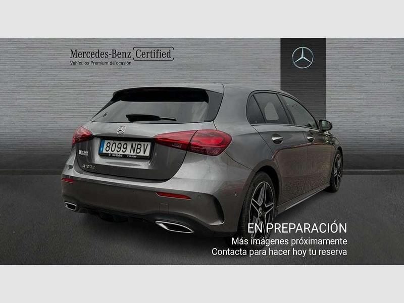 Usado Mercedes A180 109 CV (80 kW) 2025 Gris Utilitario