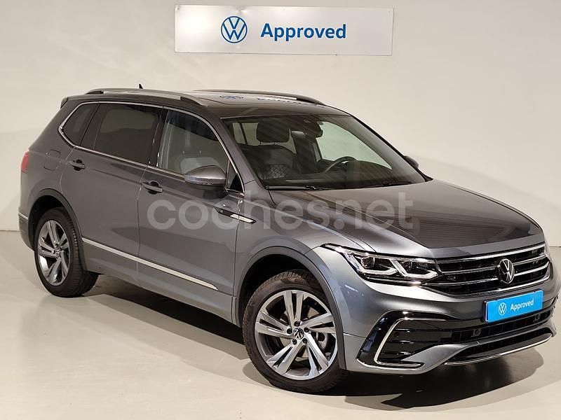 Gris / plata Usado 2024 VW Tiguan Allspace R-line SUV | 44.900 € (Caro) - Imagen 1/4